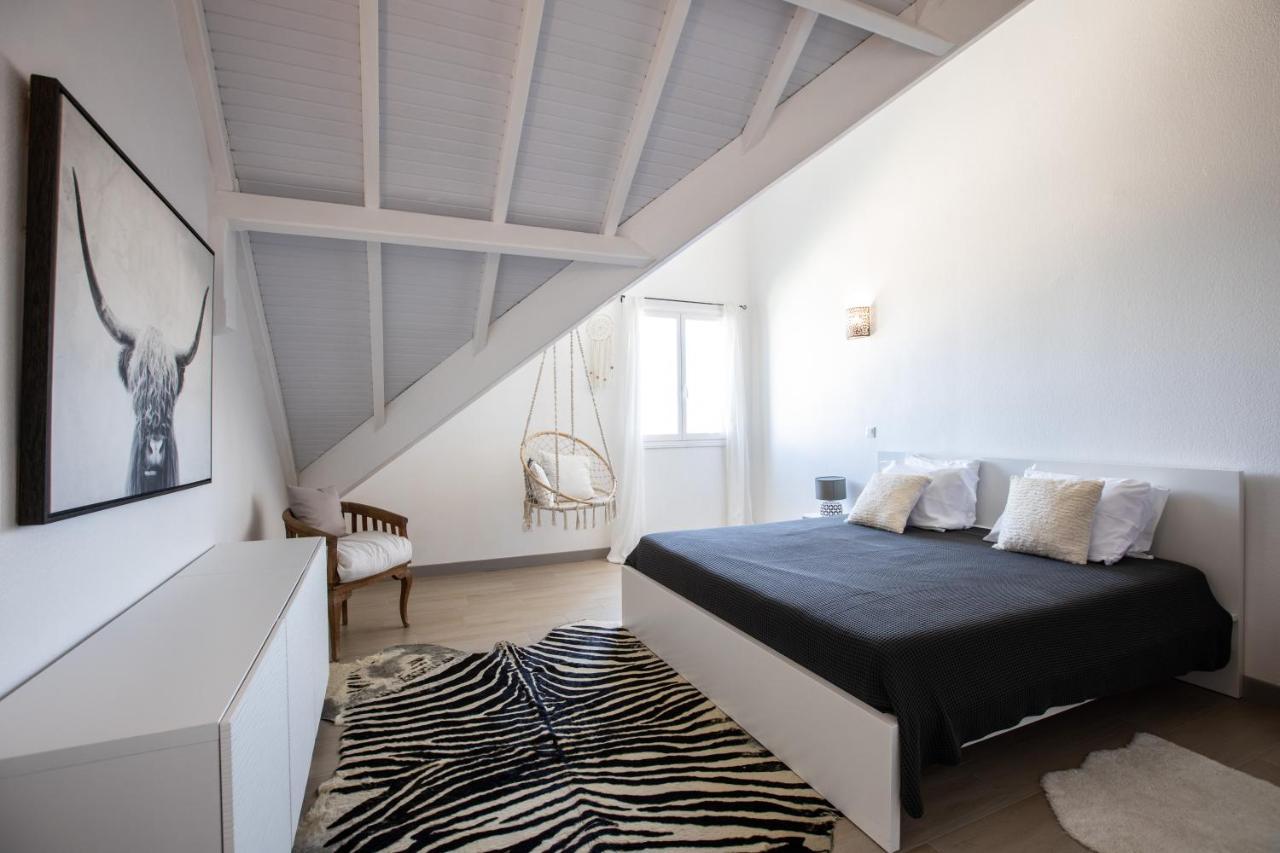 Stunning New Apartment With View Of Orient Bay Quarter of Orleans Exterior foto